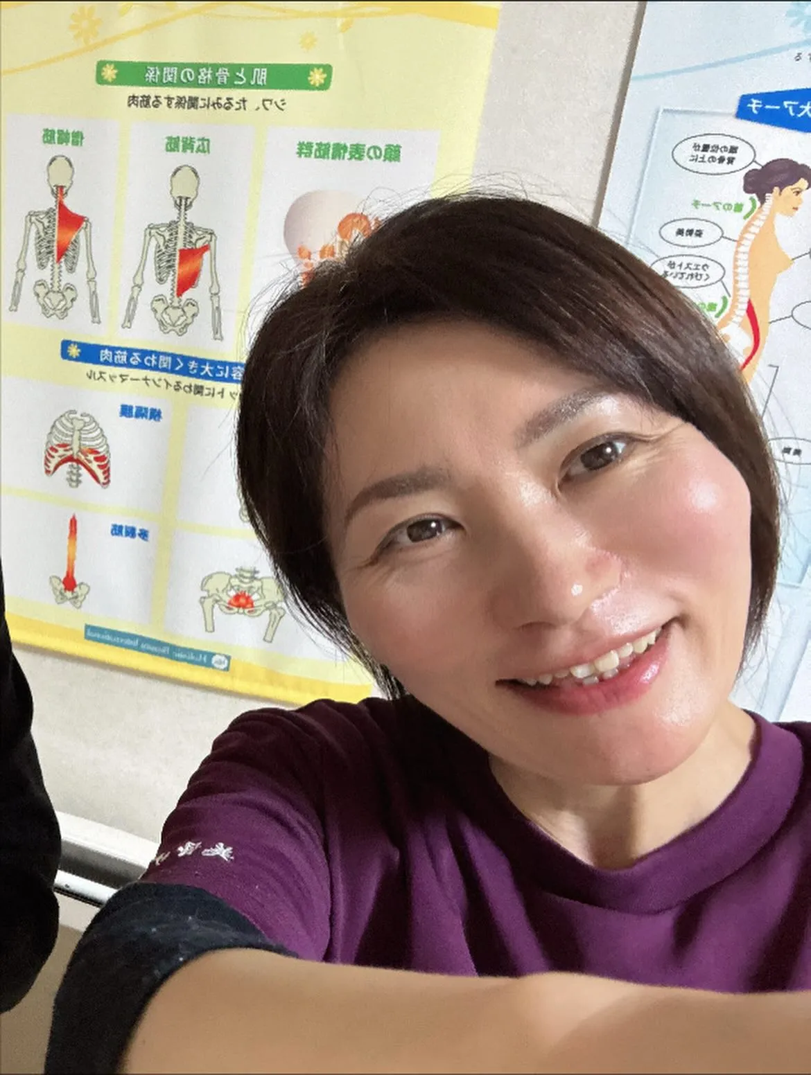 良い姿勢は、見た目だけでなく、美肌をもたらす秘訣でもあります...